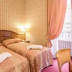 Hotel Invictus 3*