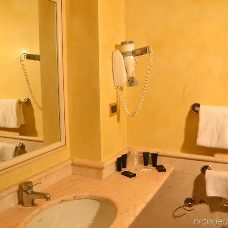 فندق Invictus 3*