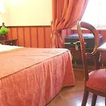 Invictus Hotel 3*