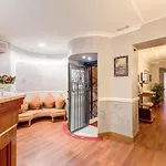 Invictus Hotel 3*