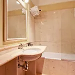 Invictus Hotel