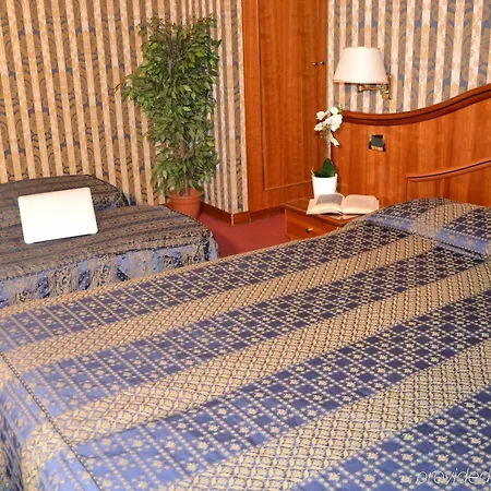 Hotel Invictus 3*