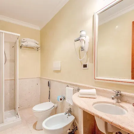 Invictus Hotel 3*